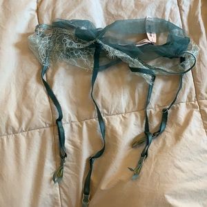 Victoria’s Secret Lace Garter Belt -NWT